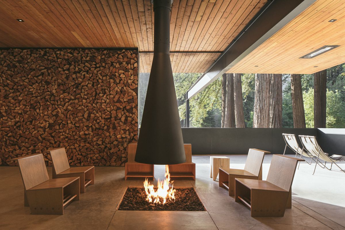 Outdoor fireplace ideas to give your backyard design flair