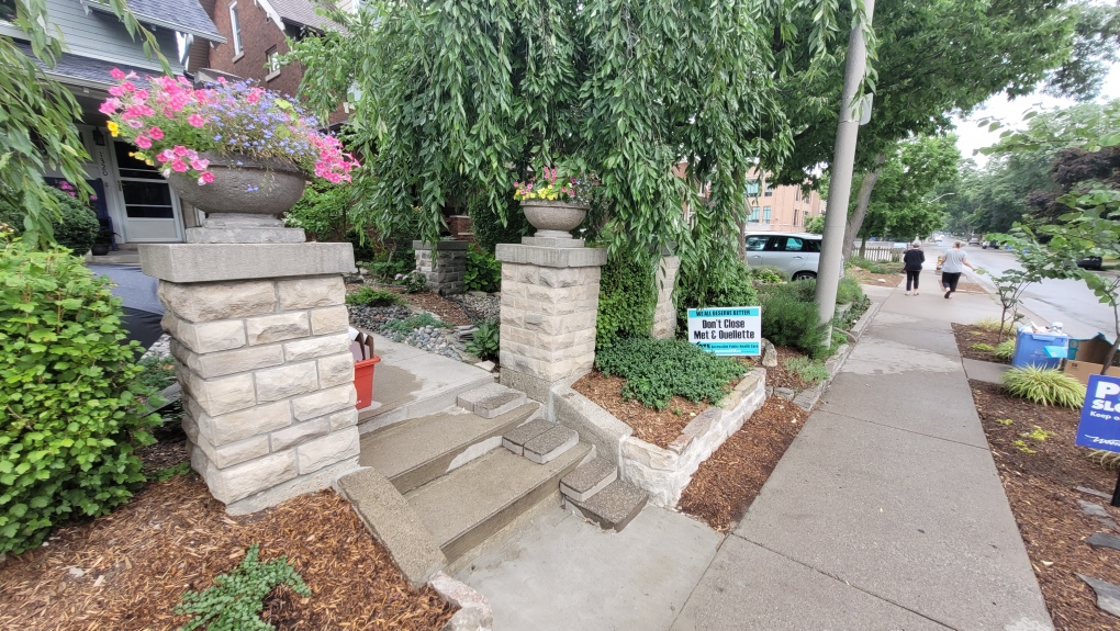 Windsor homeowners want changes made to city landscaping bylaw