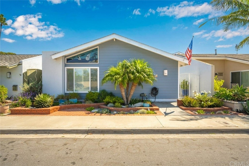 Charming Seal Beach Home With Drought-Conscious Landscaping